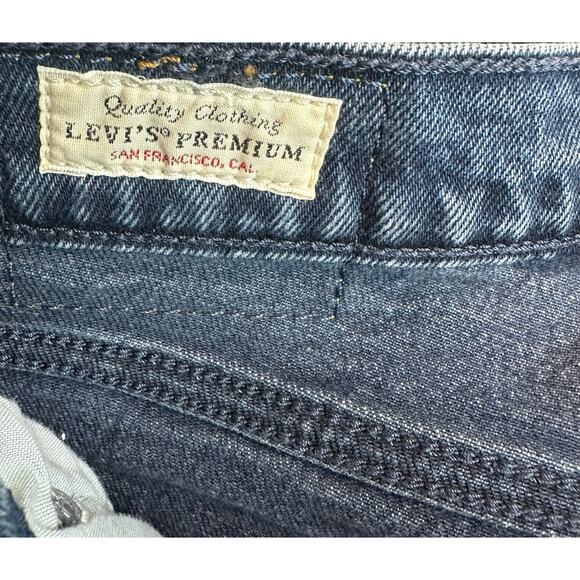 Levi's Wedgie Raw Hem High Rise Jeans sz 25 EUC - Picture 8 of 13